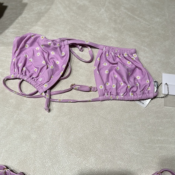 WeWoreWhat Lilac Daisies Bikini Set - Picture 4 of 4